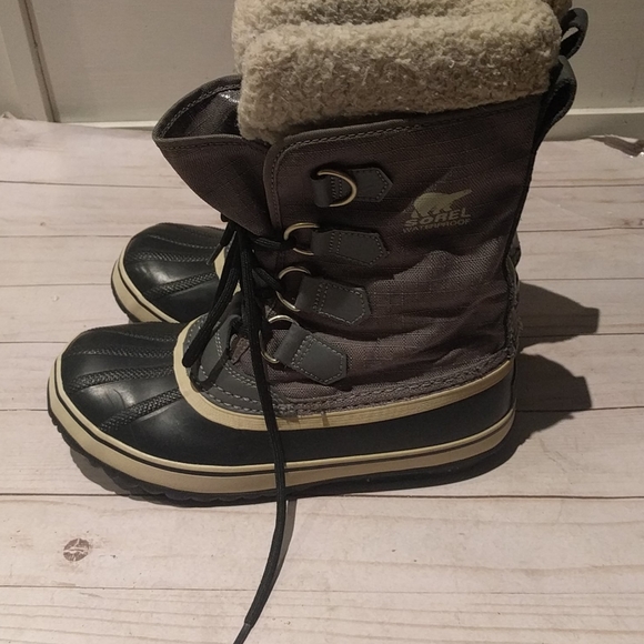 Beautiful grey Sorel boots 🍀🍀🍀 - Picture 2 of 8